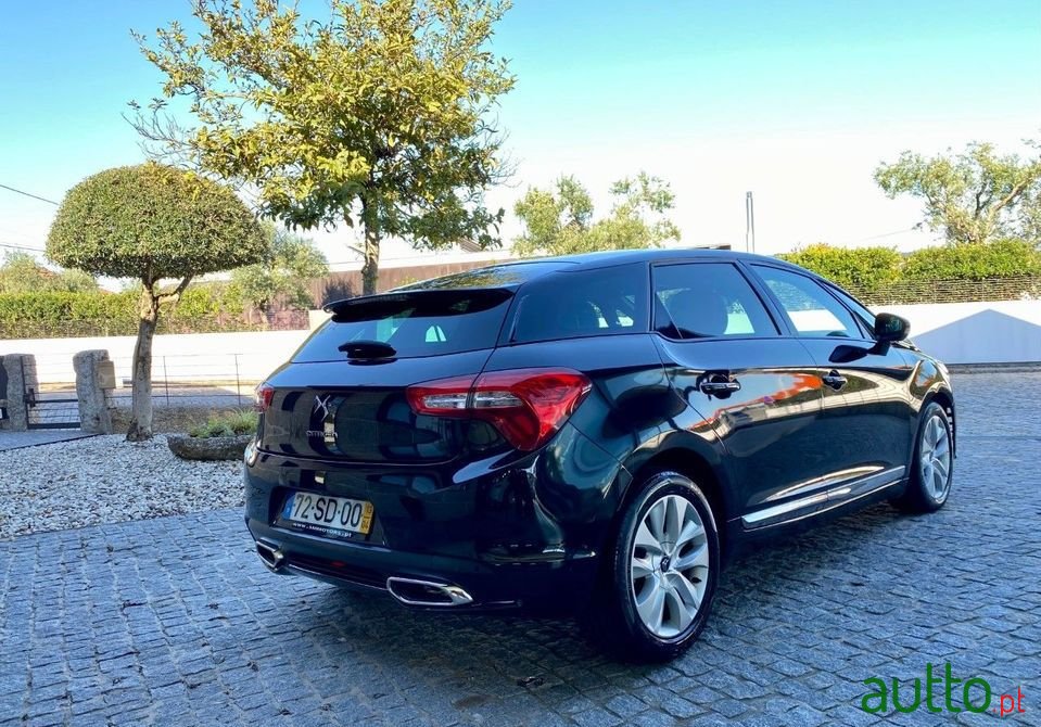 2013' Citroen DS5 photo #2