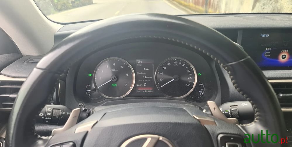 2018' Lexus IS Business photo #5