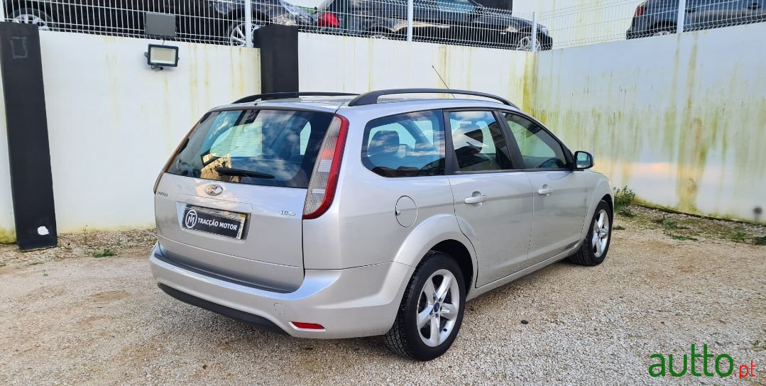 2008' Ford Focus Sw photo #2