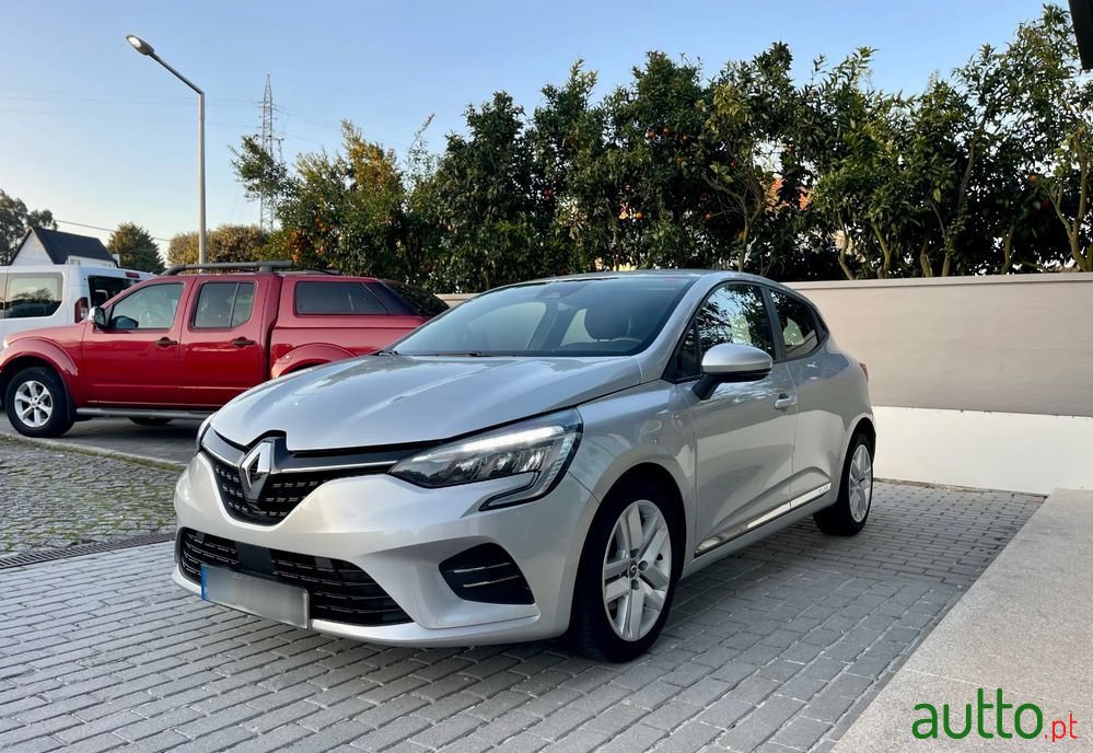 2020' Renault Clio photo #3