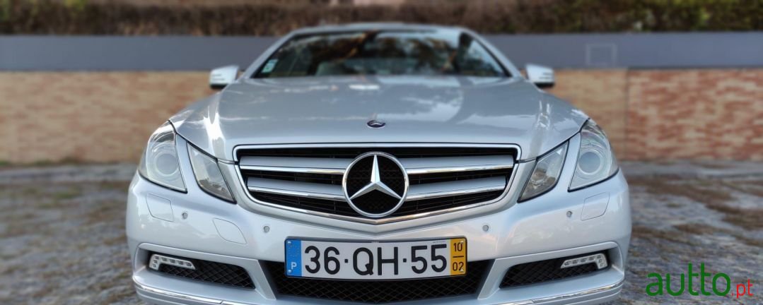 2010' Mercedes-Benz E-350 photo #3