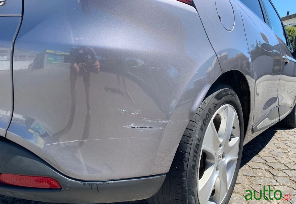 2016' Renault Clio Sport Tourer photo #5