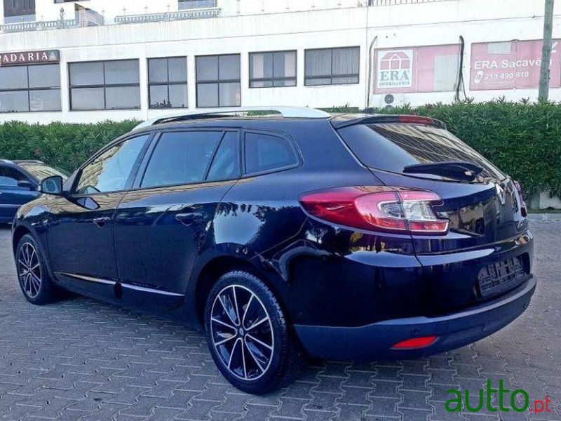 2012' Renault Megane Sport Tourer photo #2