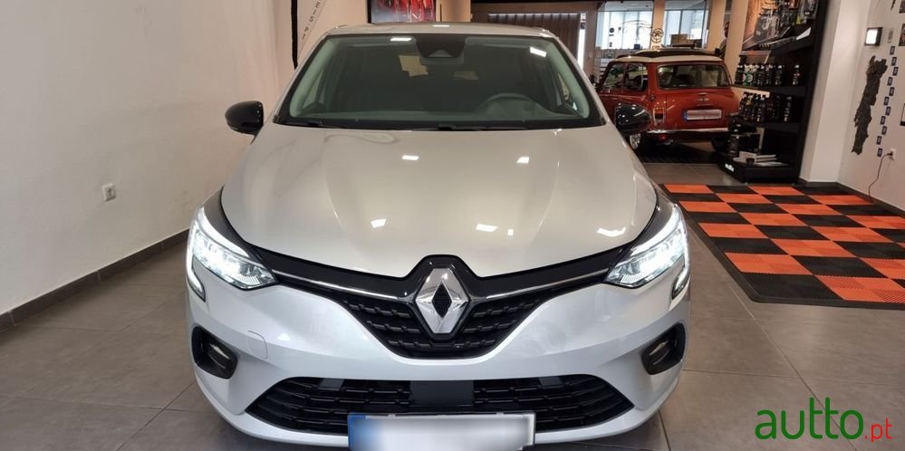 2023' Renault Clio photo #6