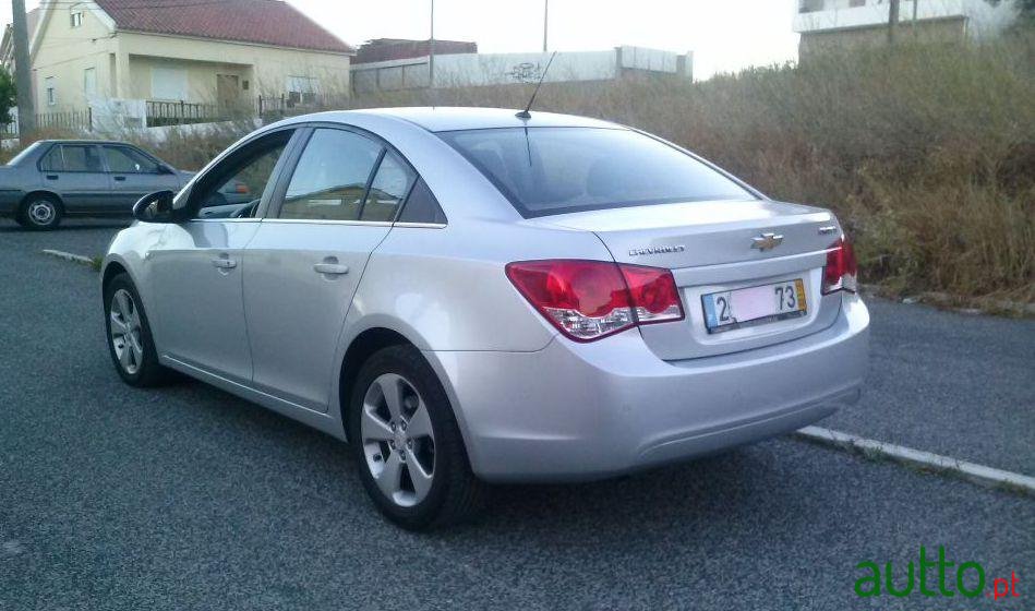 2011' Chevrolet Cruze photo #4