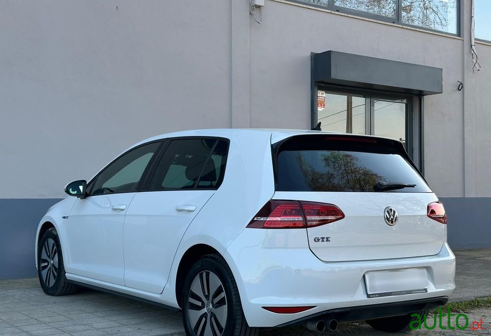 2015' Volkswagen Golf photo #4