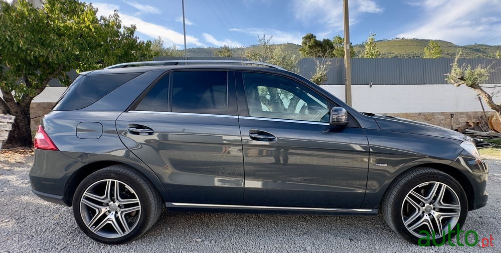 2012' Mercedes-Benz ML 250 Bluetec photo #2