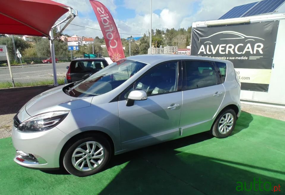 2013' Renault Scenic photo #2