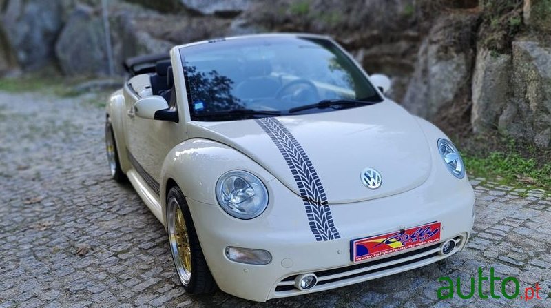 2004' Volkswagen New Beetle photo #4