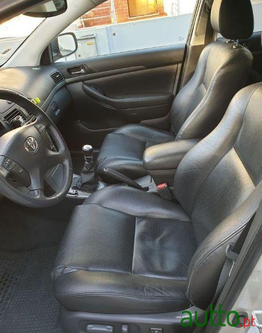 2008' Toyota Avensis Sw photo #3