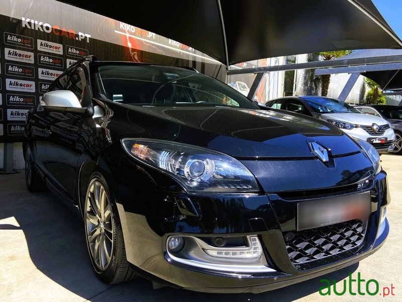 2012' Renault Megane Sport Tourer photo #1