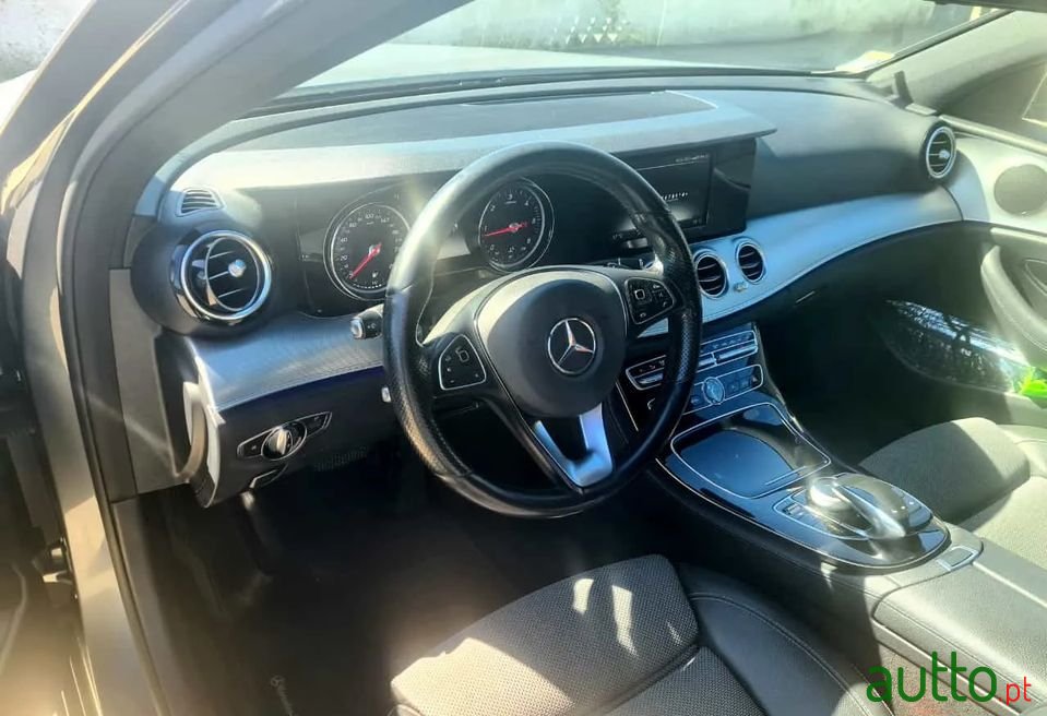 2016' Mercedes-Benz 220 photo #3