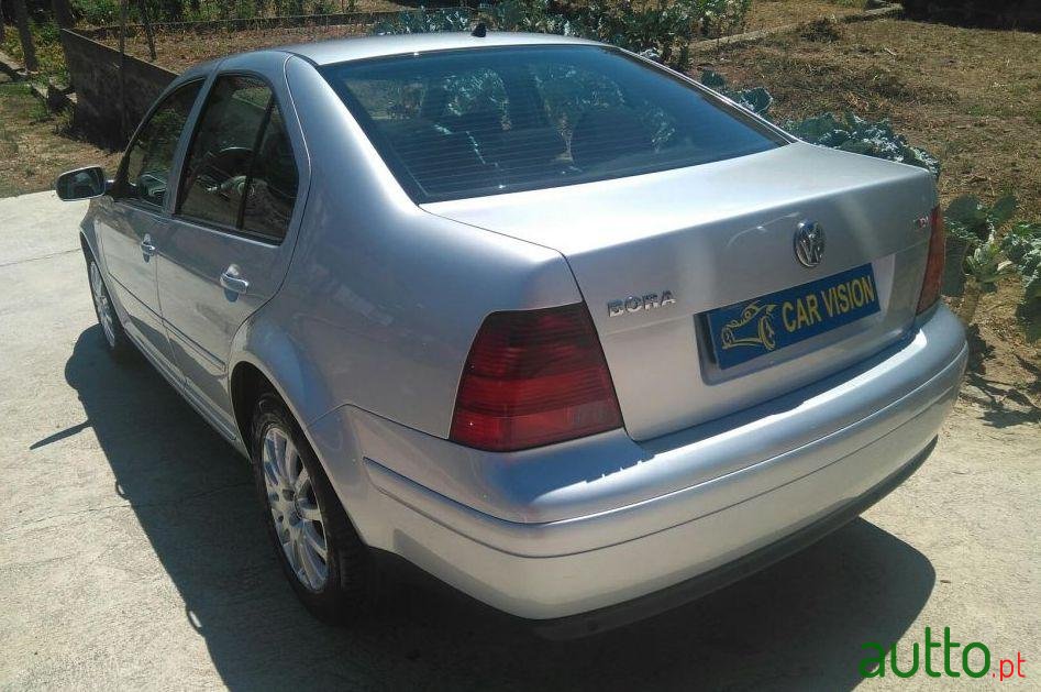 2003' Volkswagen Bora Highline photo #2