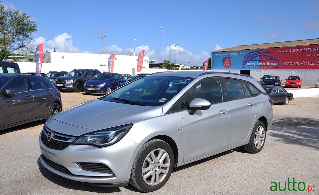 2017' Opel Astra Sports Tourer photo #3