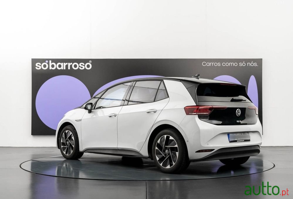 2023' Volkswagen ID.3 Pro Confort photo #3