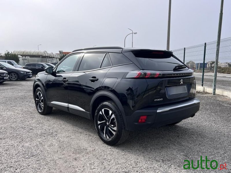 2022' Peugeot 2008 photo #4