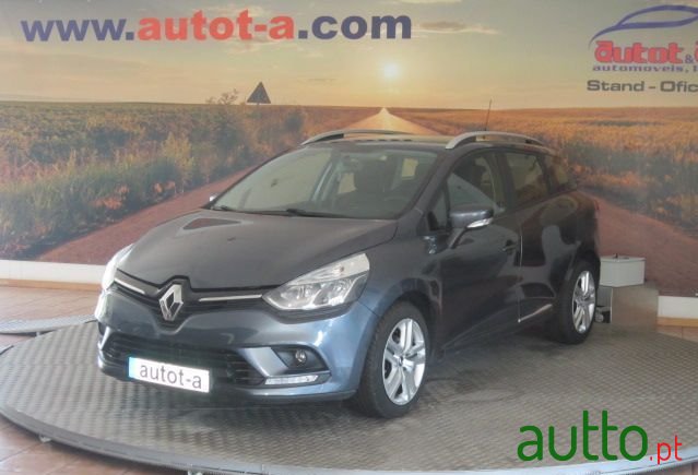 2017' Renault Clio Sport Tourer photo #1