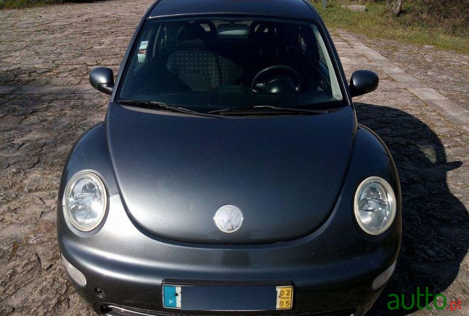2002' Volkswagen Beetle photo #2
