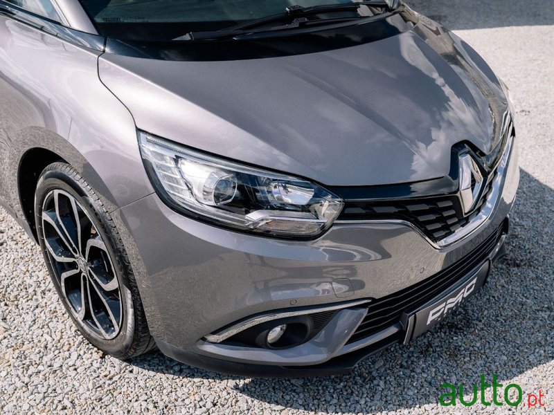 2019' Renault Grand Scenic photo #3