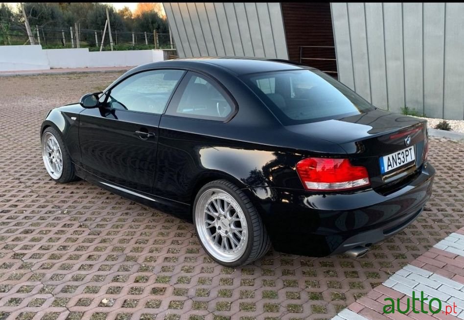 2009' BMW 120 photo #3