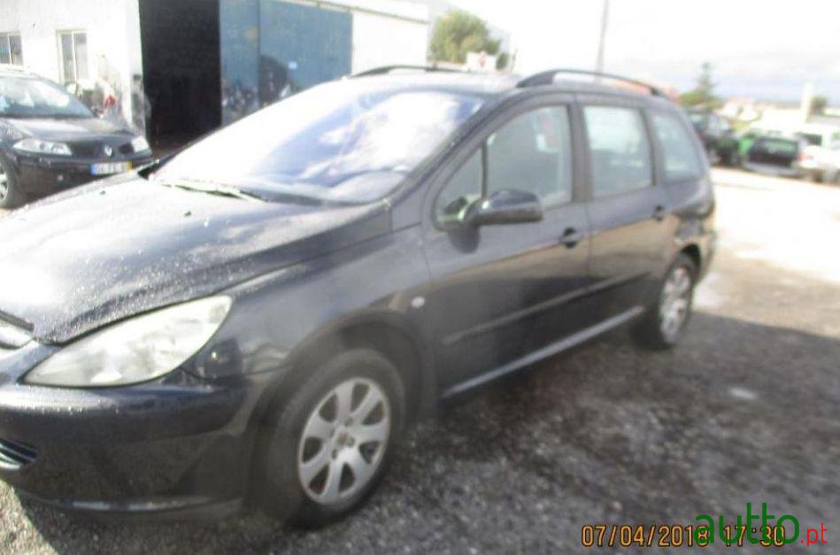 2004' Peugeot 307 Sw photo #2