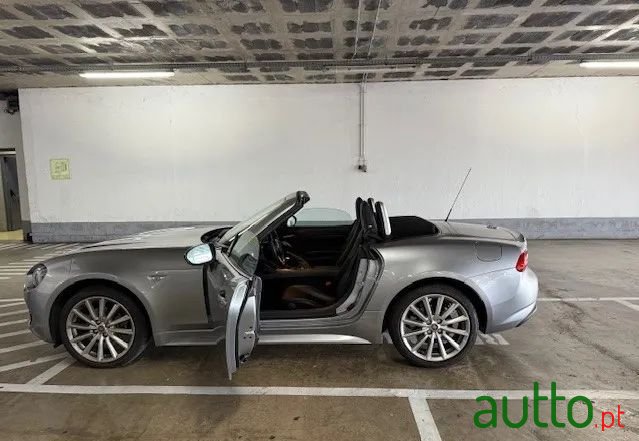 2016' Fiat 124 Spider photo #2