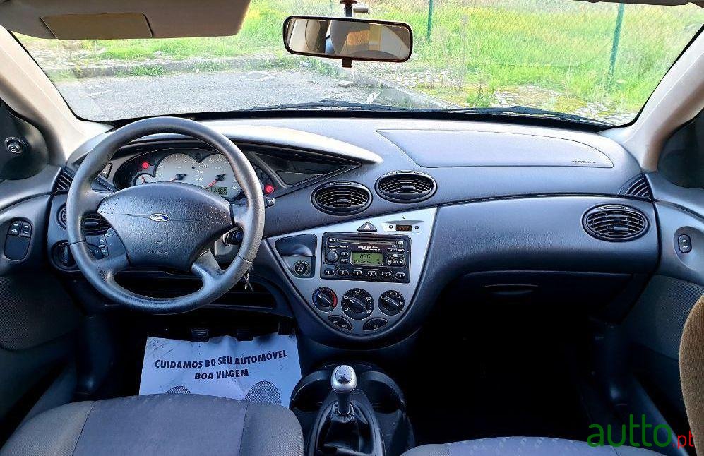 2000' Ford Focus photo #3