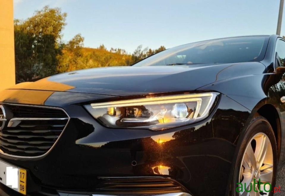 2017' Opel Insignia -Grand Sport photo #4