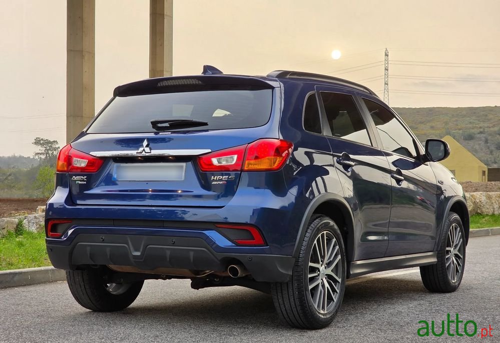 2019' Mitsubishi ASX photo #2