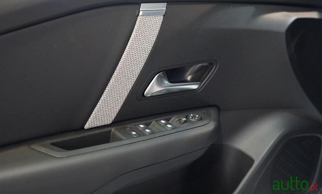 2022' Citroen C4 photo #5