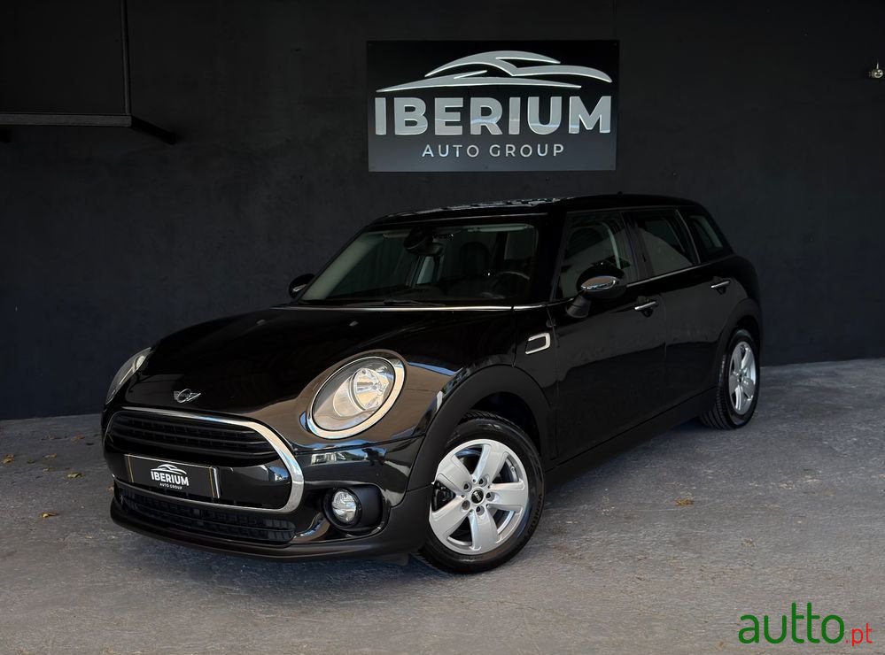 2016' MINI Clubman Cooper Essential photo #1