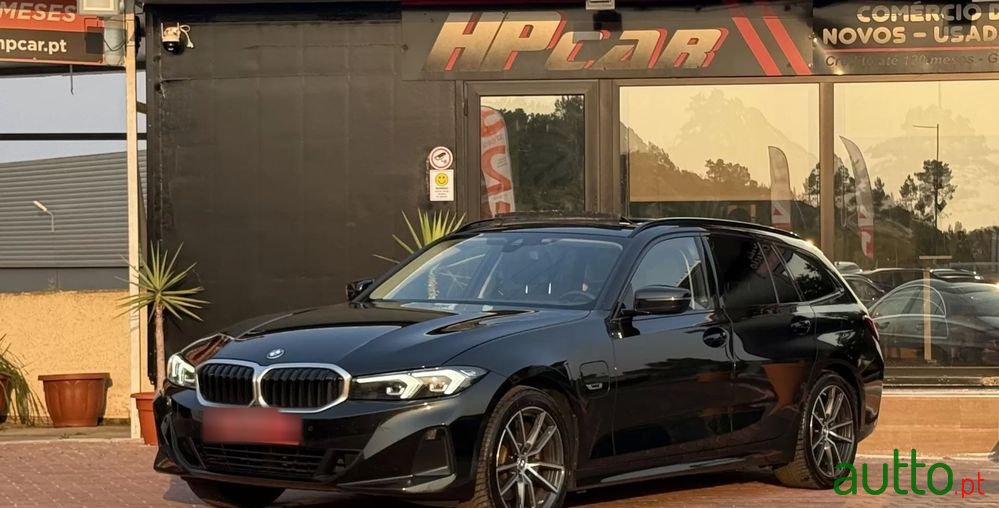 2023' BMW Série 3 E Aut. Luxury Line photo #1