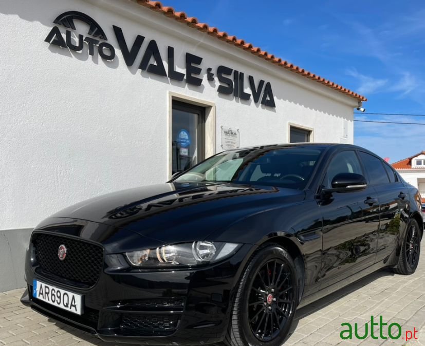 2017' Jaguar Xe photo #1