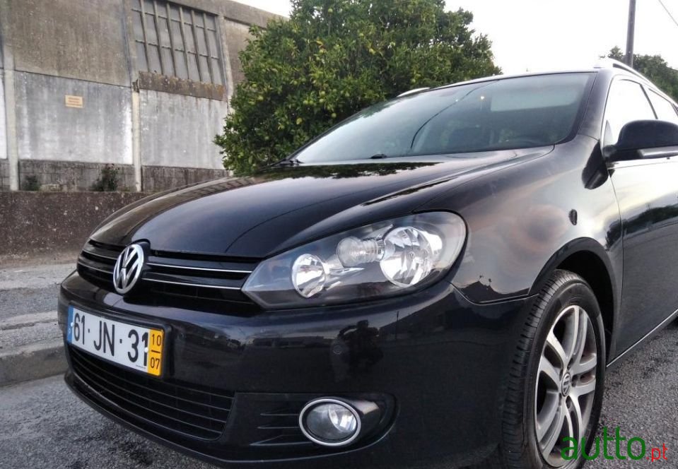 2010' Volkswagen Golf Variant photo #3