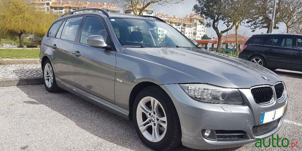 2009' BMW 320 D Touring photo #1