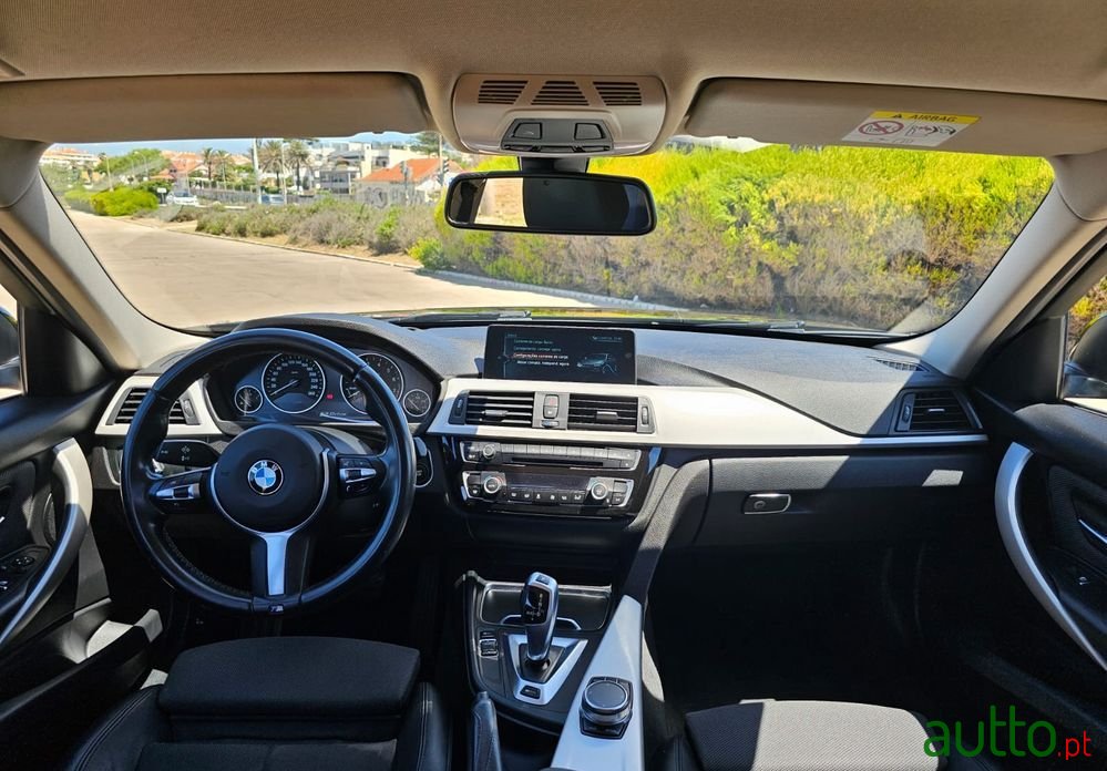 2017' BMW 330 photo #6