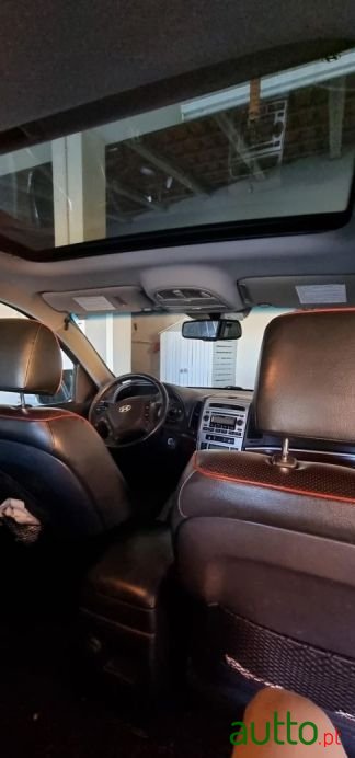 2009' Hyundai Santa Fe photo #4