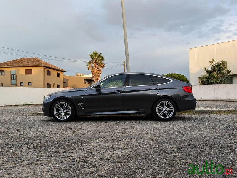 2015' BMW Série 3 D Auto Pack M photo #3