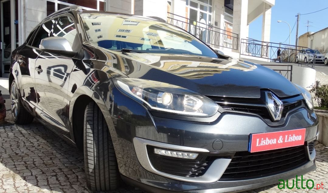 2014' Renault Megane Sport Tourer photo #3
