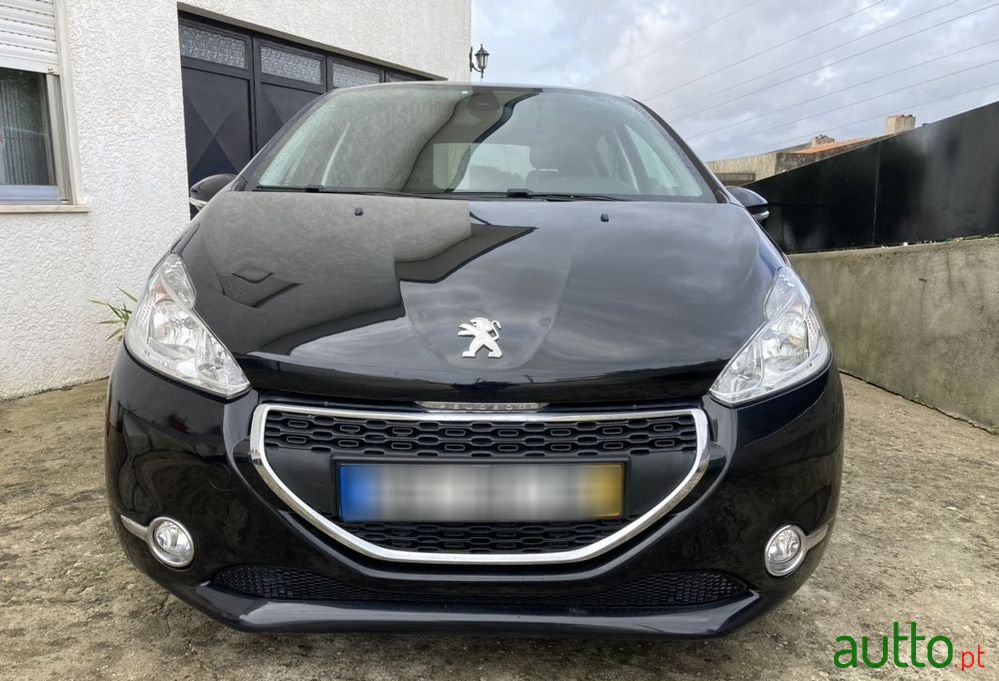 2014' Peugeot 208 photo #2