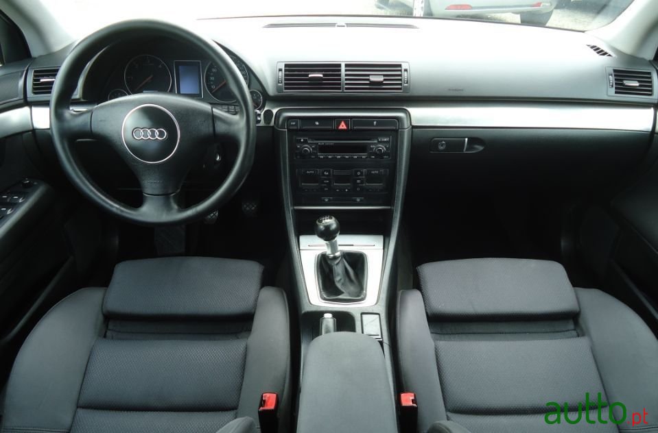 2002' Audi A4 Avant photo #5