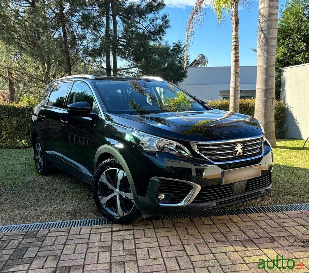 2019' Peugeot 5008 1.5 Bluehdi Allure photo #1