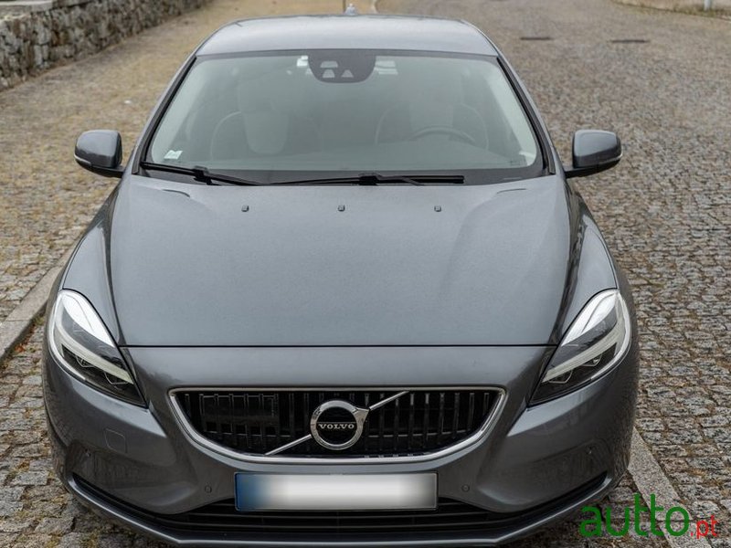 2017' Volvo V40 photo #3