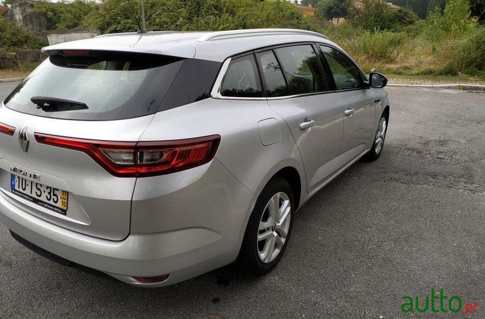 2017' Renault Megane Sport Tourer photo #3