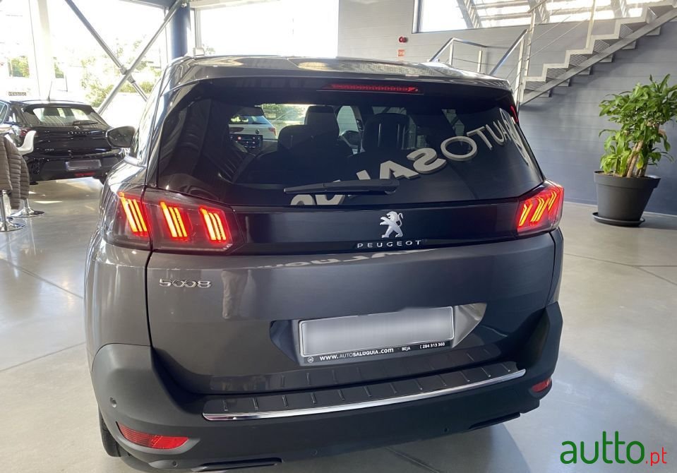 2021' Peugeot 5008 photo #4