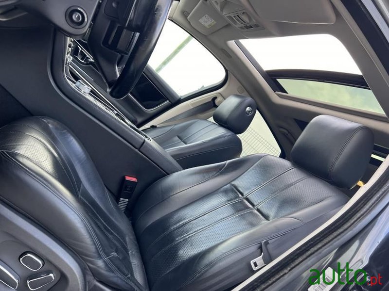 2014' Jaguar XJ photo #5
