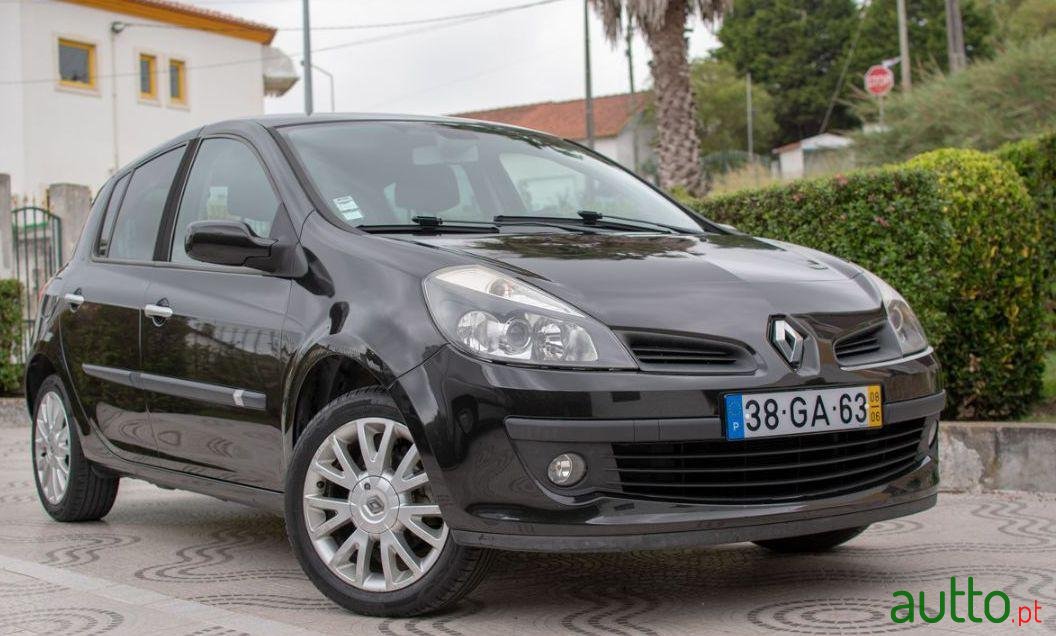 2008' Renault Clio photo #1