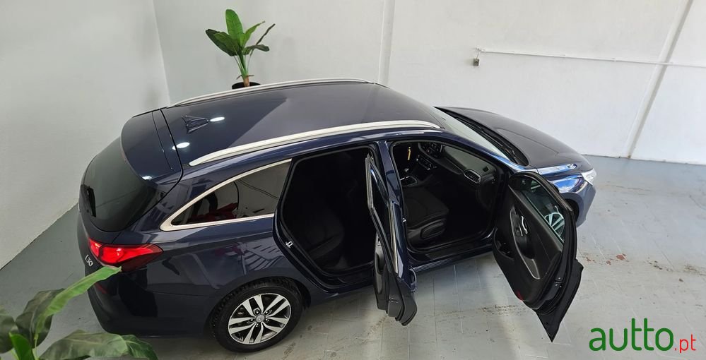 2019' Hyundai i30 Sw photo #3