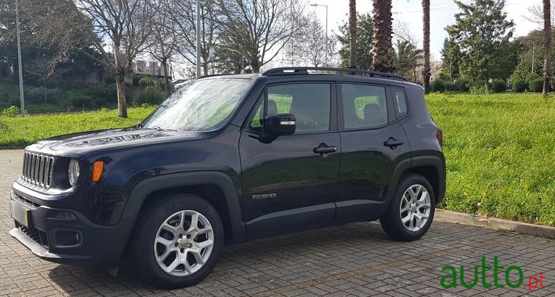 2015' Jeep Renegade photo #2