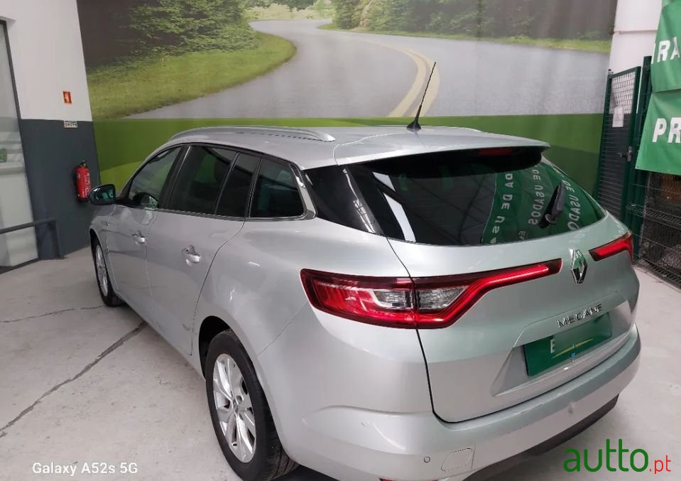 2019' Renault Megane Sport Tourer photo #2